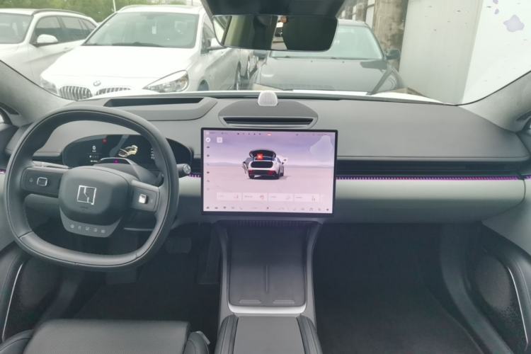 Used Zeekr 007 2025 Long-Range Rear-Wheel-Drive Intelligent Driving Version 100 kWh Center Console