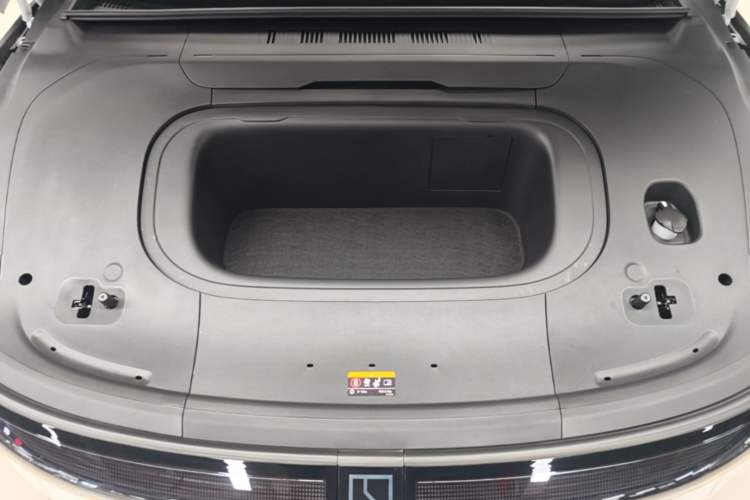 Used Zeekr 007 2025 Long-Range Rear-Wheel-Drive Intelligent Driving Version 100 kWh Engine Bay