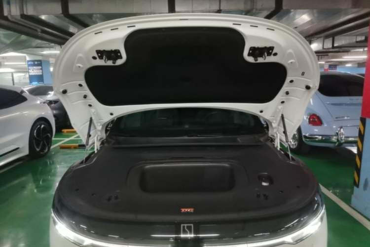 Used Zeekr 007 2025 Long-Range Rear-Wheel-Drive Intelligent Driving Version 100 kWh Engine Bay