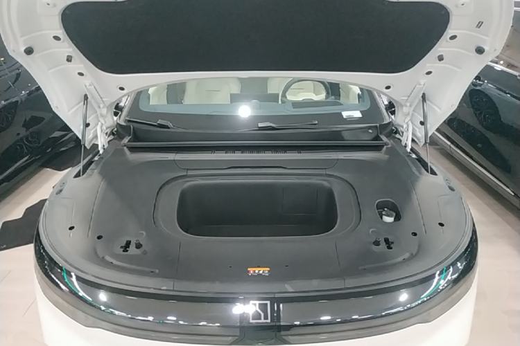 Used Zeekr 007 2025 Long-Range Rear-Wheel-Drive Intelligent Driving Version 100 kWh Engine Bay
