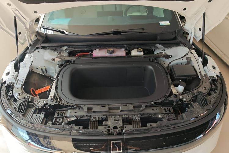 Used Zeekr 007 2025 Long-Range Rear-Wheel-Drive Intelligent Driving Version 100 kWh Engine Bay