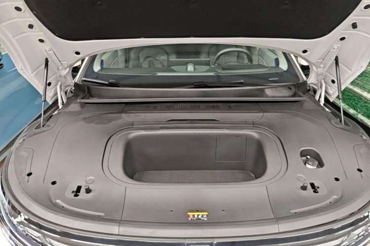 Used Zeekr 007 2025 Long-Range Rear-Wheel-Drive Intelligent Driving Version 100 kWh Engine Bay