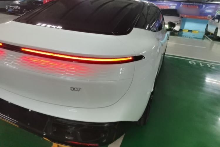 Used Zeekr 007 2025 Long-Range Rear-Wheel-Drive Intelligent Driving Version 100 kWh Exterior 3