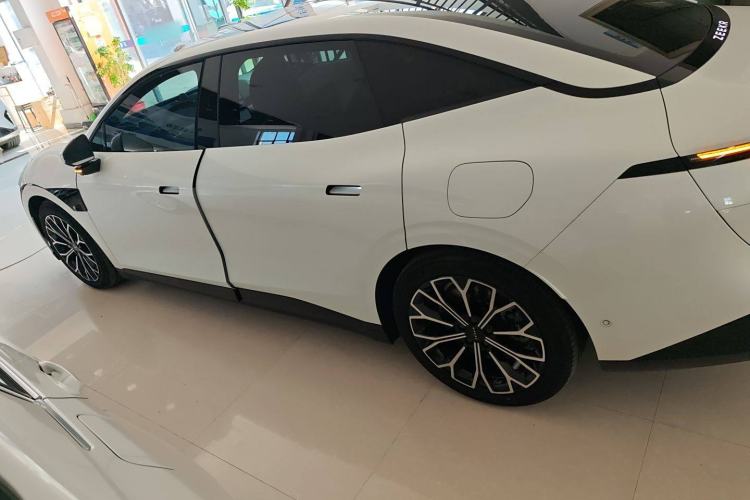 Used Zeekr 007 2025 Long-Range Rear-Wheel-Drive Intelligent Driving Version 100 kWh Exterior 3