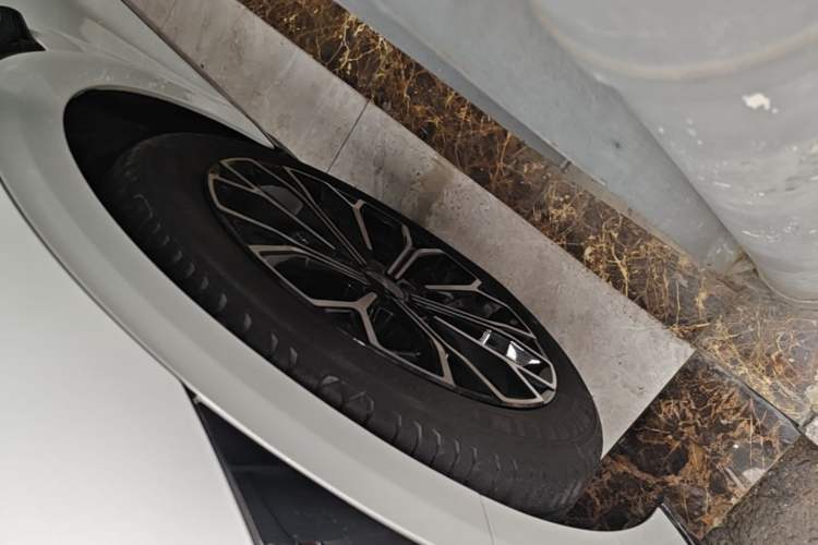 Used Zeekr 007 2025 Long-Range Rear-Wheel-Drive Intelligent Driving Version 100 kWh Exterior 4