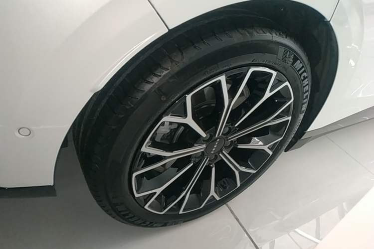 Used Zeekr 007 2025 Rear-Drive Intelligent Driving Version 75 kWh Exterior 5