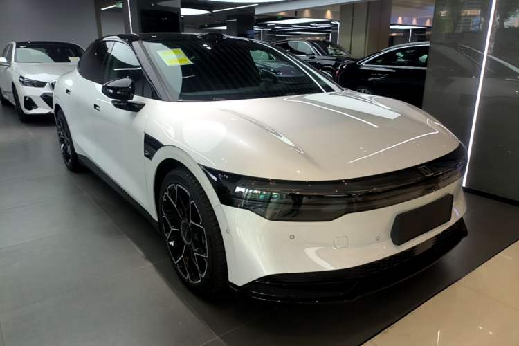 Used Zeekr 007 2025 Long-Range Rear-Wheel-Drive Intelligent Driving Version 100 kWh Front Right 45 Deg