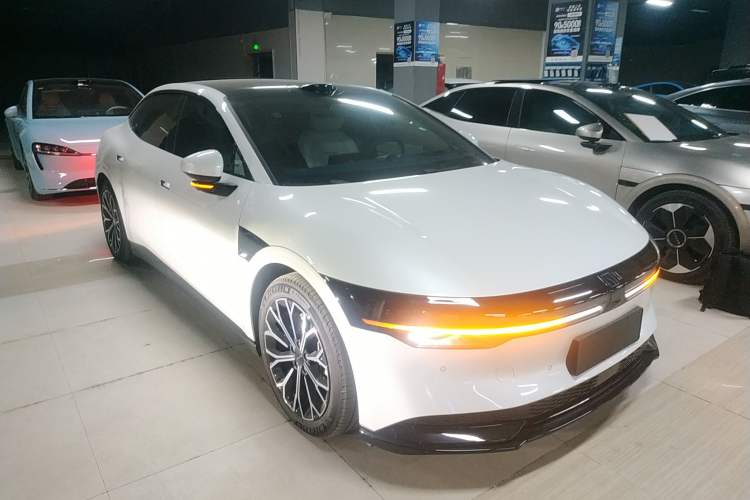 Used Zeekr 007 2025 Long-Range Rear-Wheel-Drive Intelligent Driving Version 100 kWh Front Right 45 Deg