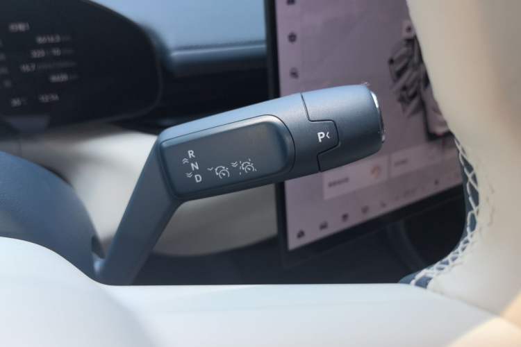 Used Zeekr 007 2025 Rear-Drive Intelligent Driving Version 75 kWh Gear Lever