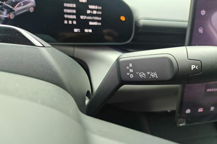 Used Zeekr 007 2025 Rear-Drive Intelligent Driving Version 75 kWh Gear Lever