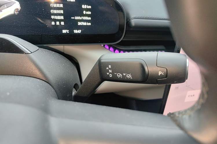 Used Zeekr 007 2025 Long-Range Rear-Wheel-Drive Intelligent Driving Version 100 kWh Gear Lever