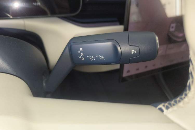 Used Zeekr 007 2025 Rear-Drive Intelligent Driving Version 75 kWh Gear Lever