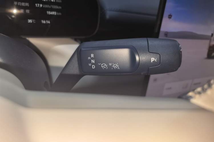 Used Zeekr 007 2025 Long-Range Rear-Wheel-Drive Intelligent Driving Version 100 kWh Gear Lever
