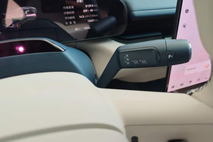 Used Zeekr 007 2025 Long-Range Rear-Wheel-Drive Intelligent Driving Version 100 kWh Gear Lever