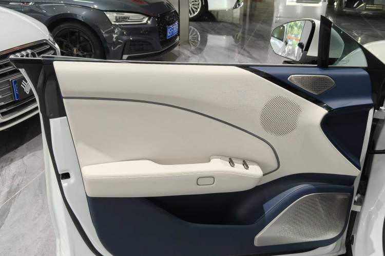 Used Zeekr 007 2025 Rear-Drive Intelligent Driving Version 75 kWh Interior 5