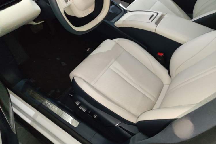 Used Zeekr 007 2025 Rear-Drive Intelligent Driving Version 75 kWh Left Front Seat