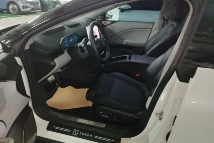 Used Zeekr 007 2025 Long-Range Rear-Wheel-Drive Intelligent Driving Version 100 kWh Left Front Seat
