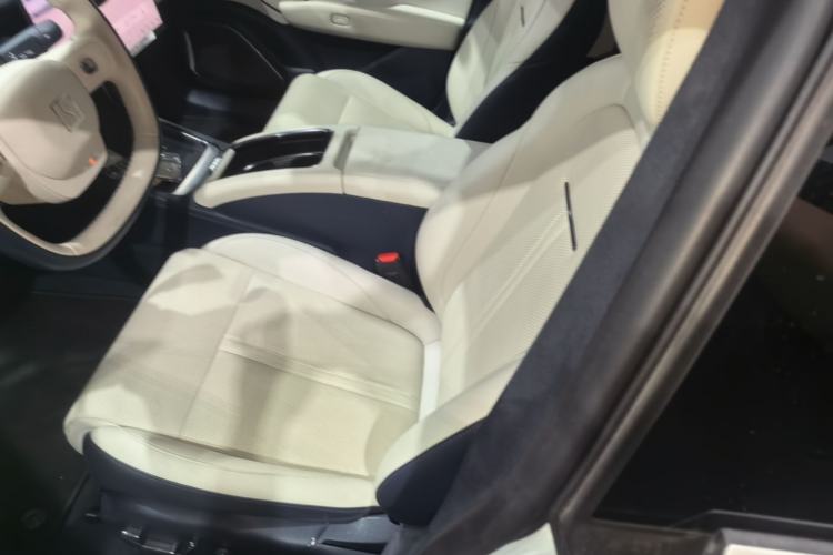 Used Zeekr 007 2025 Long-Range Rear-Wheel-Drive Intelligent Driving Version 100 kWh Left Front Seat