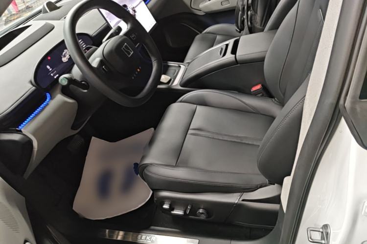 Used Zeekr 007 2025 Long-Range Rear-Wheel-Drive Intelligent Driving Version 100 kWh Left Front Seat