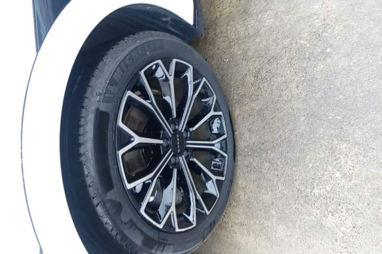 Used Zeekr 007 2025 Long-Range Rear-Wheel-Drive Intelligent Driving Version 100 kWh Left Front Wheel Hub