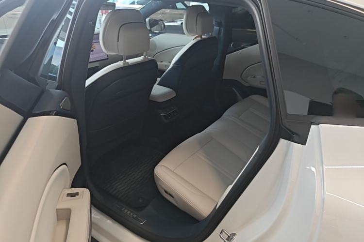 Used Zeekr 007 2025 Rear-Drive Intelligent Driving Version 75 kWh Left Rear Seat