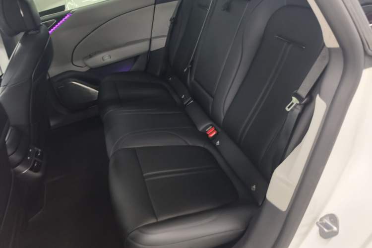 Used Zeekr 007 2025 Long-Range Rear-Wheel-Drive Intelligent Driving Version 100 kWh Left Rear Seat