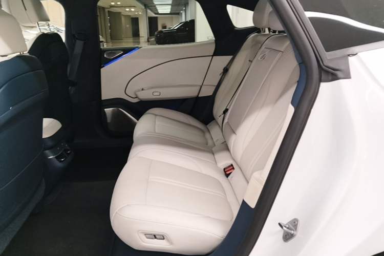 Used Zeekr 007 2025 Four-Wheel Drive Intelligent Driving Version 75 kWh Left Rear Seat