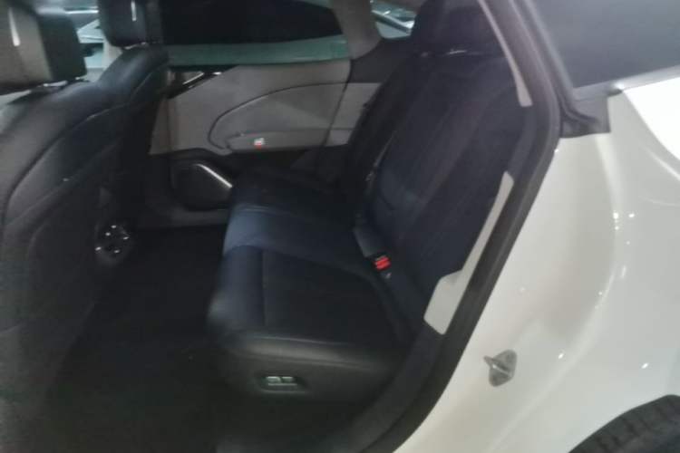 Used Zeekr 007 2025 Long-Range Rear-Wheel-Drive Intelligent Driving Version 100 kWh Left Rear Seat