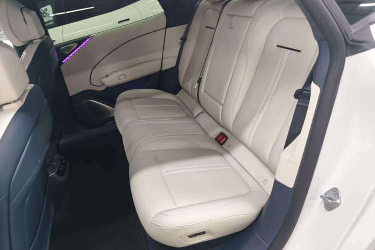Used Zeekr 007 2025 Long-Range Rear-Wheel-Drive Intelligent Driving Version 100 kWh Left Rear Seat