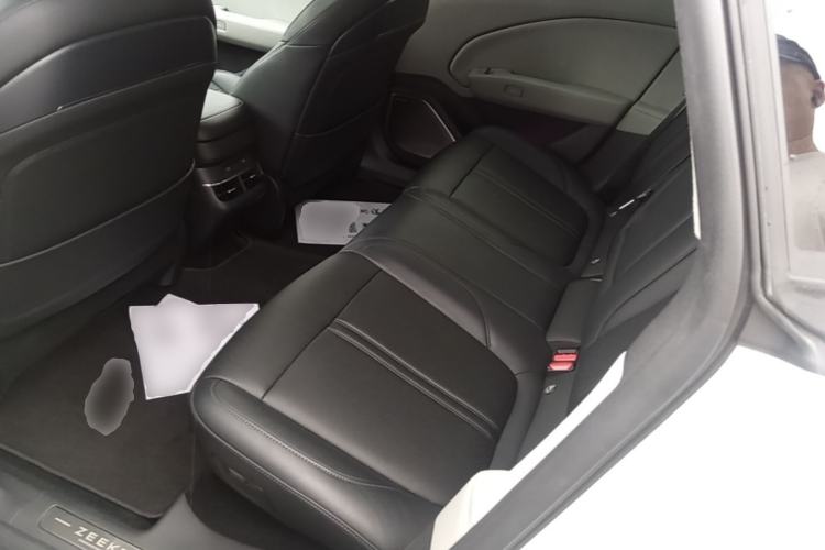Used Zeekr 007 2025 Long-Range Rear-Wheel-Drive Intelligent Driving Version 100 kWh Left Rear Seat
