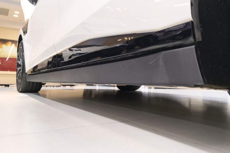 Used Zeekr 007 2025 Four-Wheel Drive Intelligent Driving Version 75 kWh Left Side Sill