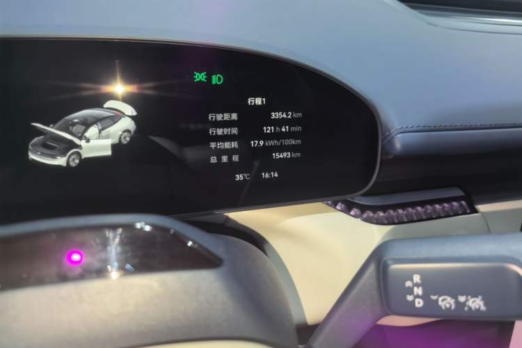 Used Zeekr 007 2025 Long-Range Rear-Wheel-Drive Intelligent Driving Version 100 kWh Odometer Close Up