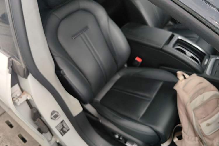Used Zeekr 007 2025 Long-Range Rear-Wheel-Drive Intelligent Driving Version 100 kWh Right Front Seat