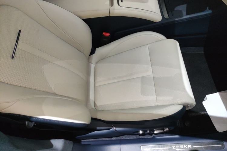Used Zeekr 007 2025 Rear-Drive Intelligent Driving Version 75 kWh Right Front Seat