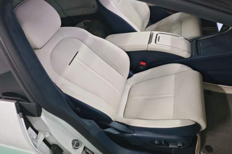 Used Zeekr 007 2025 Rear-Drive Intelligent Driving Version 75 kWh Right Front Seat