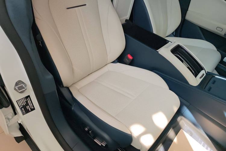 Used Zeekr 007 2025 Long-Range Rear-Wheel-Drive Intelligent Driving Version 100 kWh Right Front Seat