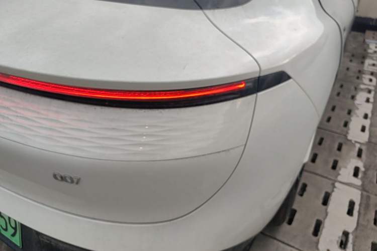 Used Zeekr 007 2025 Long-Range Rear-Wheel-Drive Intelligent Driving Version 100 kWh Right Rear Taillight