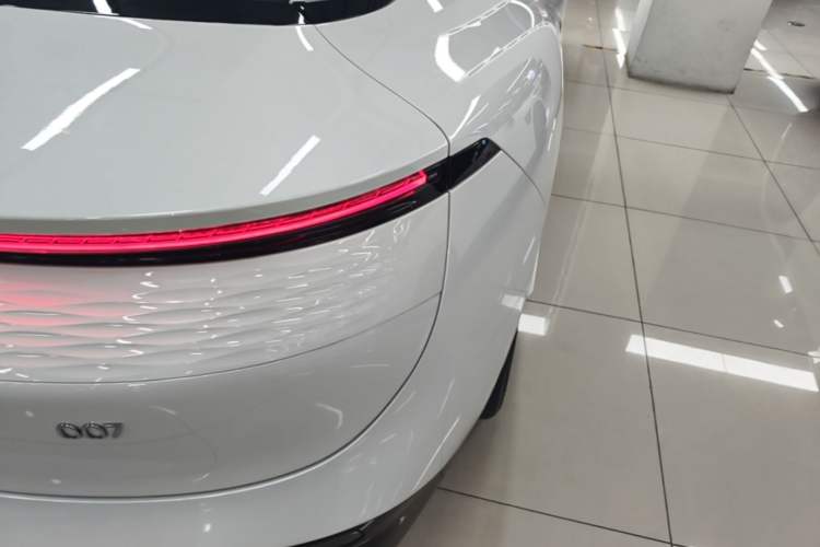 Used Zeekr 007 2025 Long-Range Rear-Wheel-Drive Intelligent Driving Version 100 kWh Right Rear Taillight