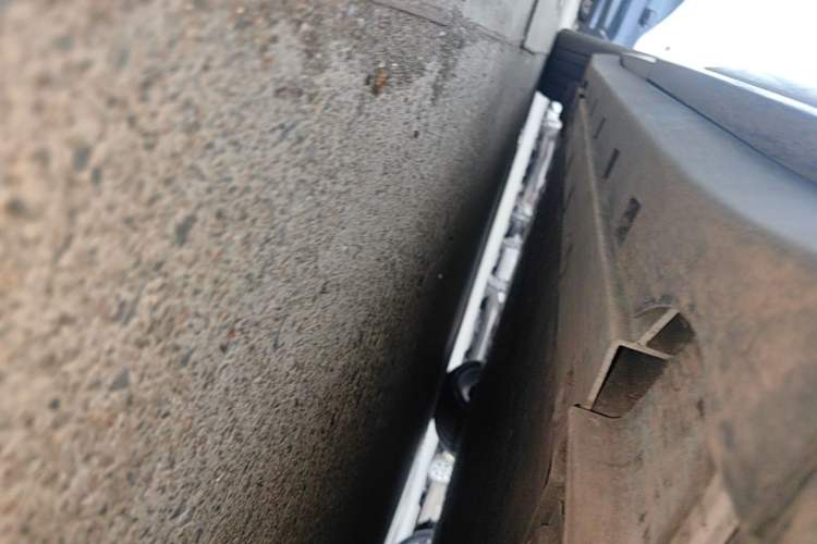 Used Zeekr 007 2025 Long-Range Rear-Wheel-Drive Intelligent Driving Version 100 kWh Right Side Sill