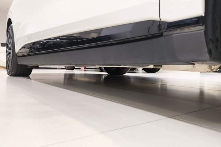 Used Zeekr 007 2025 Four-Wheel Drive Intelligent Driving Version 75 kWh Right Side Sill