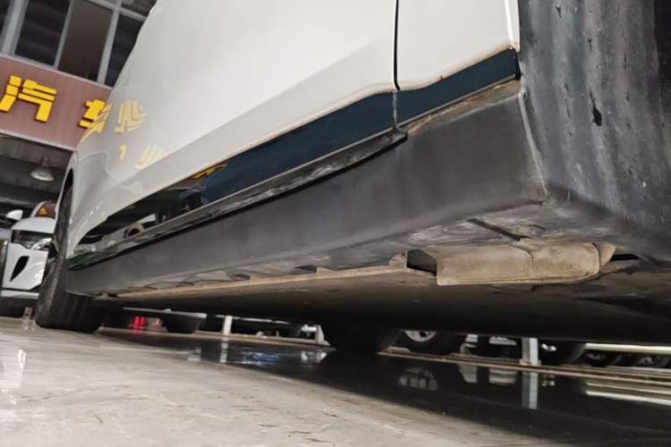 Used Zeekr 007 2025 Long-Range Rear-Wheel-Drive Intelligent Driving Version 100 kWh Right Side Sill