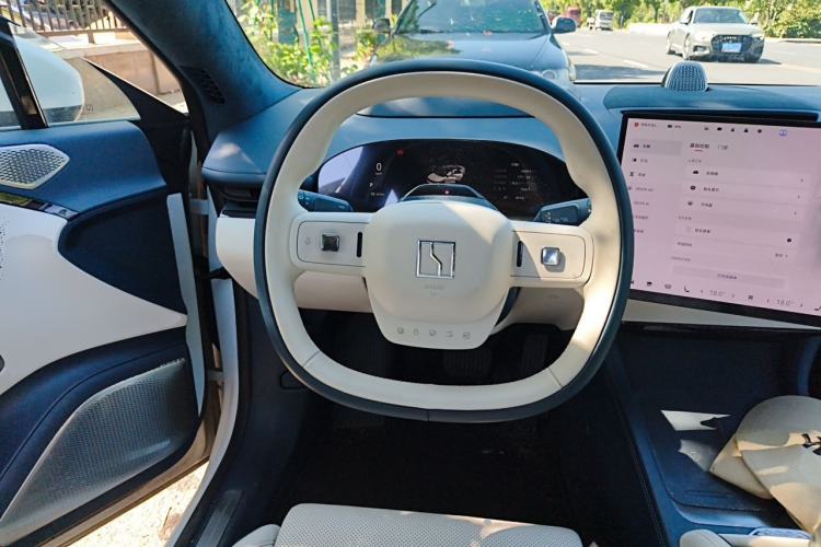 Used Zeekr 007 2025 Long-Range Rear-Wheel-Drive Intelligent Driving Version 100 kWh Steering Wheel