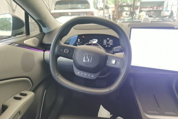 Used Zeekr 007 2025 Long-Range Rear-Wheel-Drive Intelligent Driving Version 100 kWh Steering Wheel