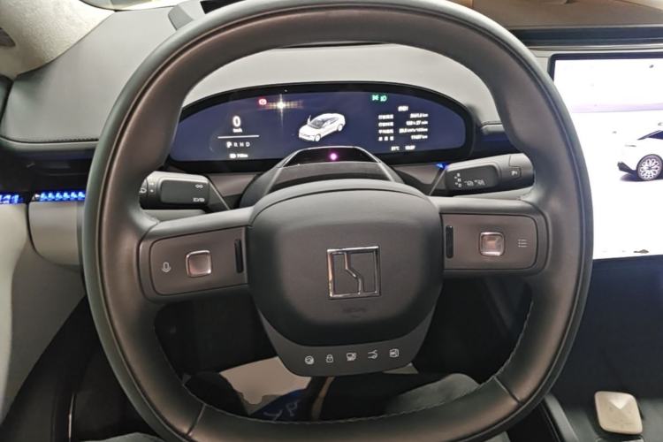 Used Zeekr 007 2025 Long-Range Rear-Wheel-Drive Intelligent Driving Version 100 kWh Steering Wheel