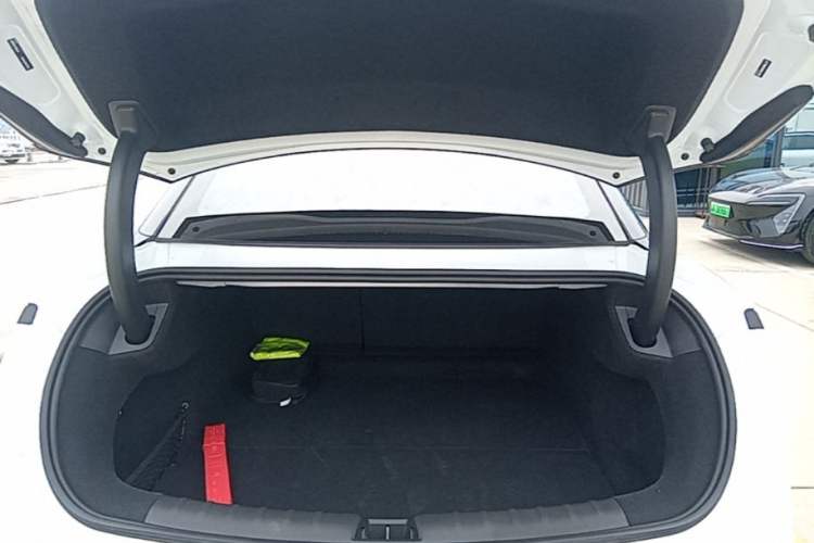 Used Zeekr 007 2025 Long-Range Rear-Wheel-Drive Intelligent Driving Version 100 kWh Trunk