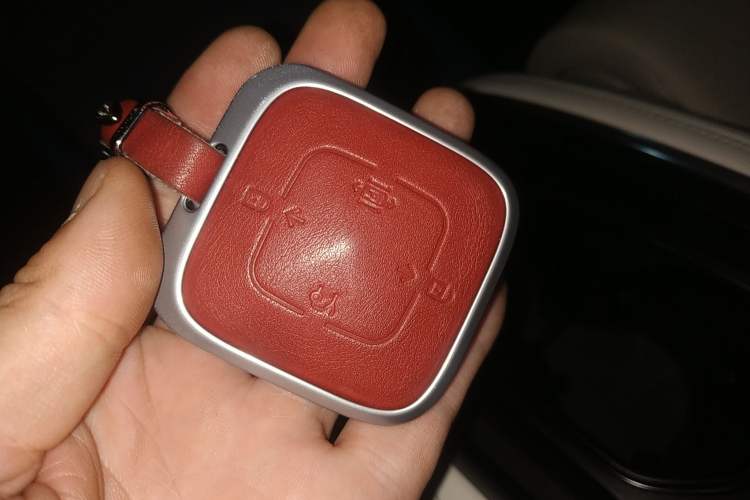 Used Zeekr 007 2025 Long-Range Rear-Wheel-Drive Intelligent Driving Version 100 kWh Vehicle Key