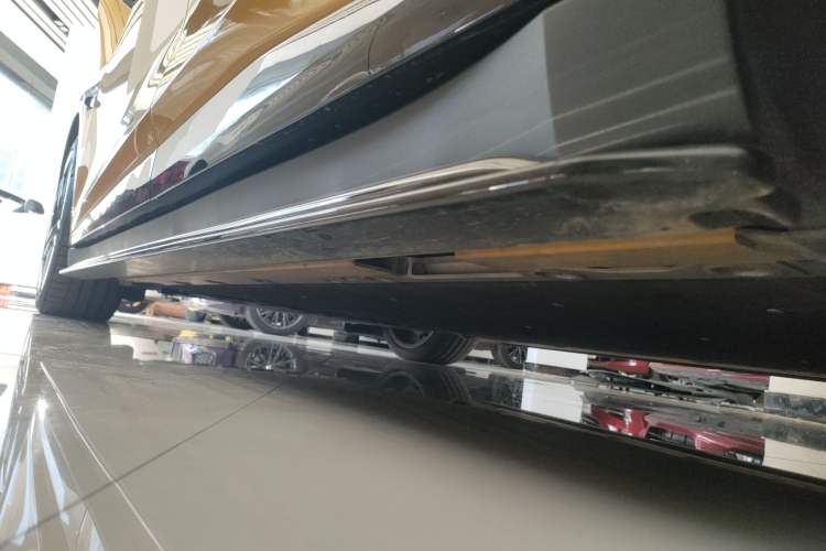 Used Zeekr 007 2025 Four-Wheel-Drive Performance Version 100 kWh Left Side Sill