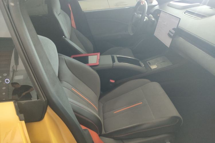 Used Zeekr 007 2025 Four-Wheel-Drive Performance Version 100 kWh Right Front Seat