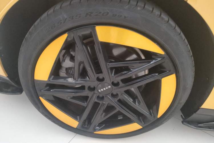 Used Zeekr 007 2025 Four-Wheel-Drive Performance Version 100 kWh Right Rear Wheel Hub
