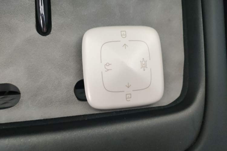 Used Zeekr 007 2025 Four-Wheel-Drive Performance Version 100 kWh Vehicle Key